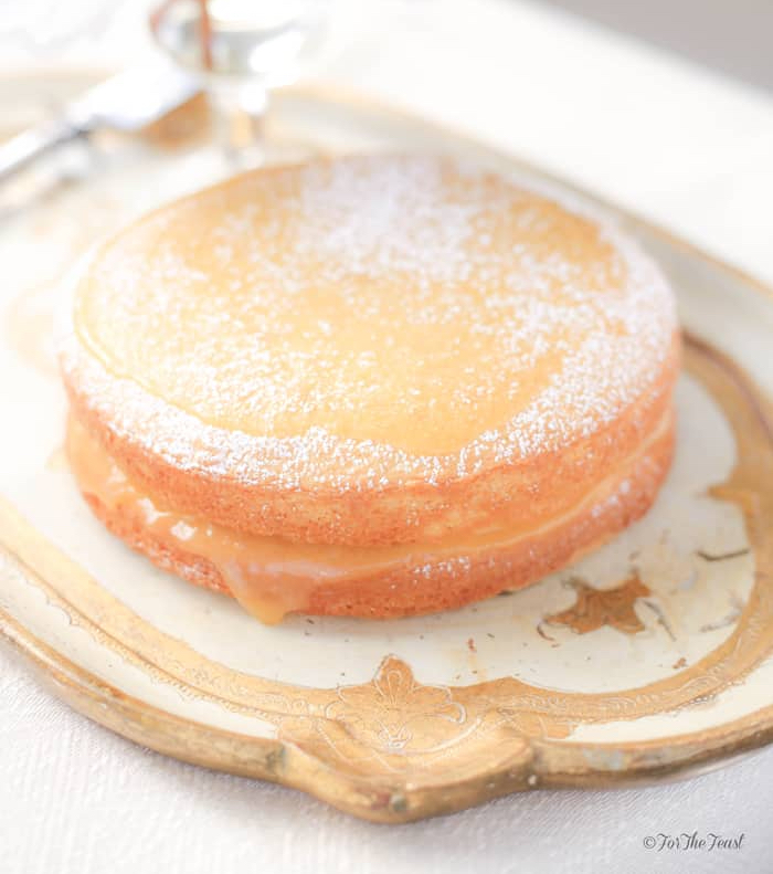 Victoria Sponge Cake with Lemon Curd #dessert #teatime #lemon